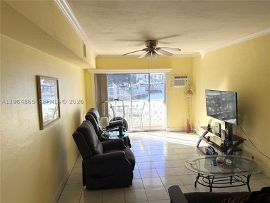 Enjoy relaxed waterfront living in this first-floor 1-bedroom - photo 7