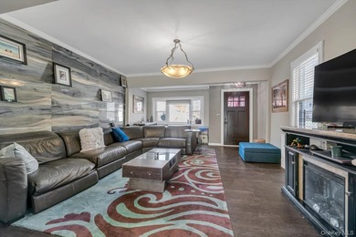 location! location! Prime Auburndale location! This tastefully - photo 3