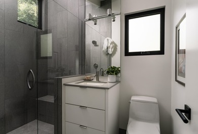 Ideally situated between the Upper East and Lower Riviera, this - photo 16