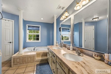 THIS PROPERTY IS CURRENTLY UNDER CONTRACT WITH A 48 HR FIRST - photo 16