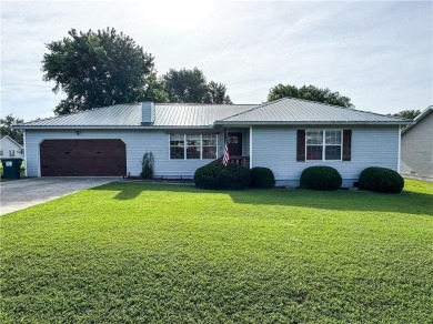 Lake Home For Sale in Blue Eye, Missouri