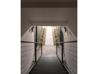 Ideally situated between the Upper East and Lower Riviera, this - photo 22