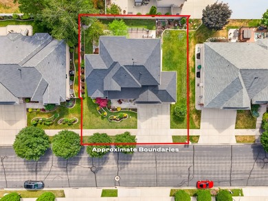 Stunning home in the desirable Grandview neighborhood! Features - photo 9