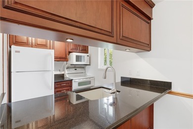 * Beautifully Designed 2nd floor End Unit with direct access - photo 11