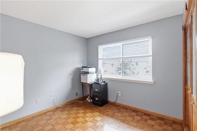 * Beautifully Designed 2nd floor End Unit with direct access - photo 22