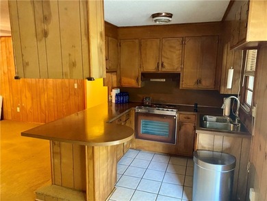 Enjoy the best of lake life in this charming 3-bedroom, 2-bath - photo 23