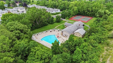 * Beautifully Designed 2nd floor End Unit with direct access - photo 26