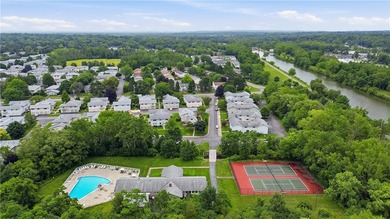 * Beautifully Designed 2nd floor End Unit with direct access - photo 33
