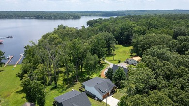 Waterfront living at an accessible price in this nearly new home - photo 34