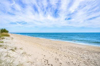 Enjoy the penthouse lifestyle in Grand Isle! The top floor - photo 34