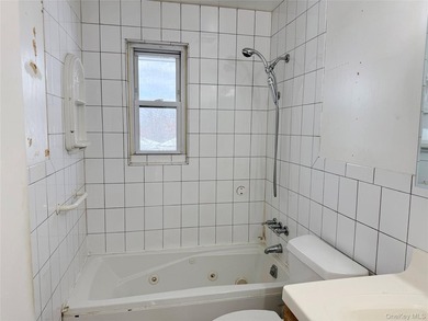 Garden-style 2-bedroom co-op located on a beautiful tree-lined - photo 11