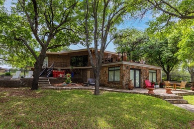 Stunning split-level, fully-furnished and deep-watered - photo 17