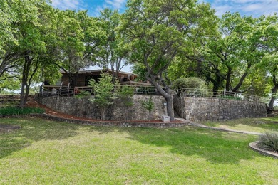 Stunning split-level, fully-furnished and deep-watered - photo 18