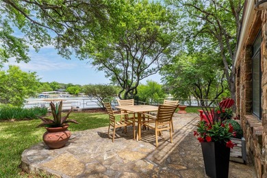Stunning split-level, fully-furnished and deep-watered - photo 19