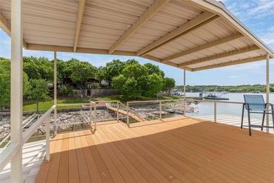 Stunning split-level, fully-furnished and deep-watered - photo 21
