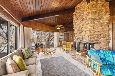 Stunning split-level, fully-furnished and deep-watered - photo 24