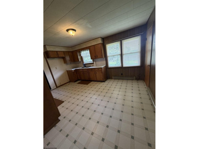 A country retreat property! 3-bedroom brick ranch home with - photo 5