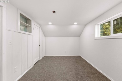 BACK ON MARKET WITH IMPROVEMENTS! Beautifully updated 3 bed 2 - photo 32