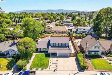 Fully updated retreat that balances modern luxury with warm - photo 41