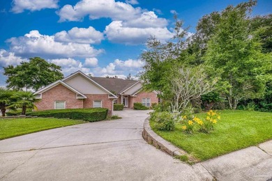 Welcome to this exquisite 4/3 custom-built home that boasts - photo 3