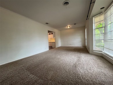 So much to like about this home! Great curb appeal with majestic - photo 5