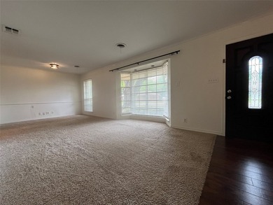 So much to like about this home! Great curb appeal with majestic - photo 6