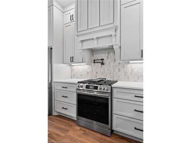Welcome to East Village! This thoughtfully designed 3-bedroom, 2 - photo 11