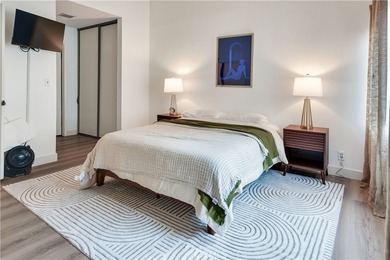 Welcome to this beautifully updated 2-bedroom, 1-bathroom condo - photo 12
