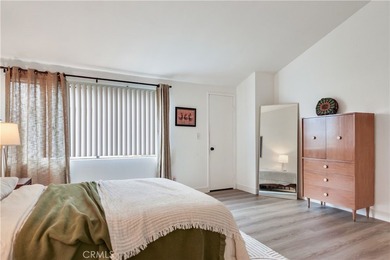 Welcome to this beautifully updated 2-bedroom, 1-bathroom condo - photo 14