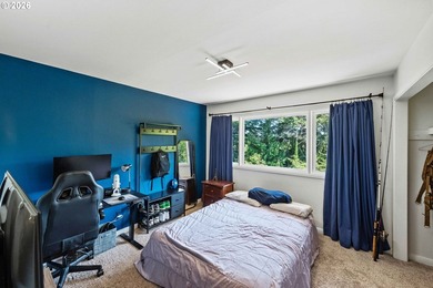 Welcome to this beautifully maintained 4-bedroom, 3-bathroom - photo 14