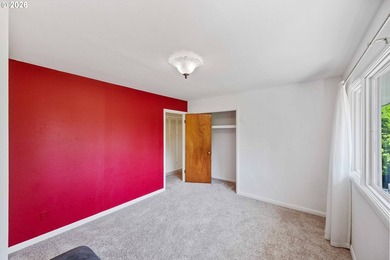 Welcome to this beautifully maintained 4-bedroom, 3-bathroom - photo 16