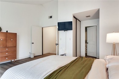Welcome to this beautifully updated 2-bedroom, 1-bathroom condo - photo 20