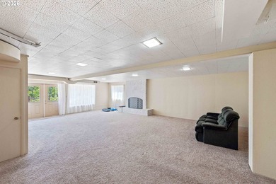 Welcome to this beautifully maintained 4-bedroom, 3-bathroom - photo 20