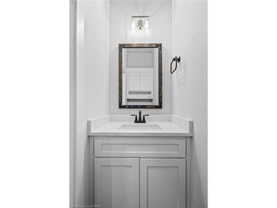 Welcome to East Village! This thoughtfully designed 3-bedroom, 2 - photo 21