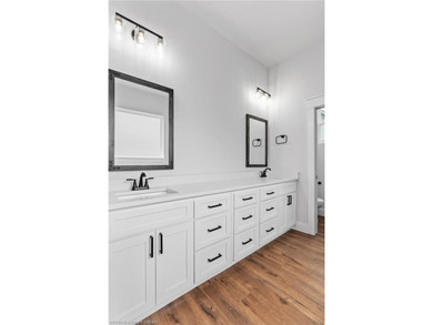 Welcome to East Village! This thoughtfully designed 3-bedroom, 2 - photo 22