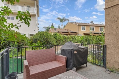 Welcome to this beautifully updated 2-bedroom, 1-bathroom condo - photo 22