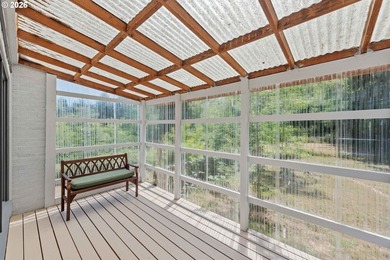 Welcome to this beautifully maintained 4-bedroom, 3-bathroom - photo 22