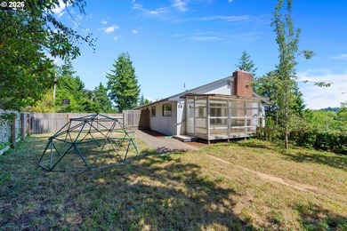 Welcome to this beautifully maintained 4-bedroom, 3-bathroom - photo 23