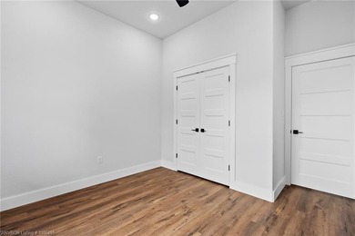 Welcome to East Village! This thoughtfully designed 3-bedroom, 2 - photo 24