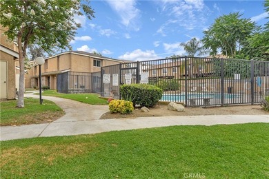 Welcome to this beautifully updated 2-bedroom, 1-bathroom condo - photo 24