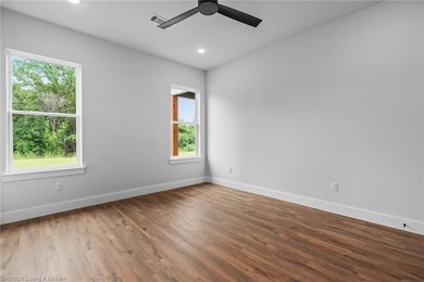Welcome to East Village! This thoughtfully designed 3-bedroom, 2 - photo 28