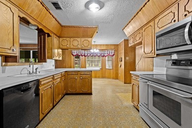 Looking for a lake house for sale in East Texas, without the - photo 7