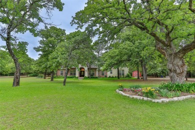A real delight in this Immaculate Home on 2 beautiful acres - Lake Home For Sale in Valley View, Texas