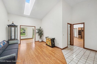 ***Motivated seller says bring offers*** This charming 4 bed / 4 - photo 5