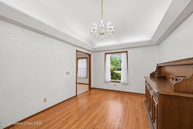 ***Motivated seller says bring offers*** This charming 4 bed / 4 - photo 7