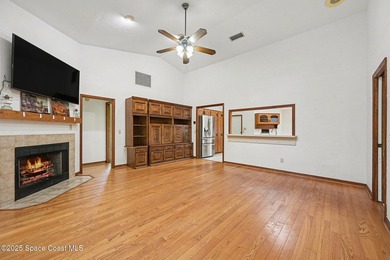 ***Motivated seller says bring offers*** This charming 4 bed / 4 - photo 8