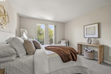 Chic top floor condo in the desirable Crescent Villa - photo 16
