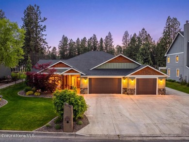 Perfectly positioned along the prestigious Highlands Golf Course - photo 1