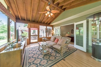 Welcome to exceptional golf course living in sought-after - photo 4