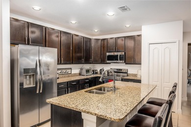 Beautiful Spacious 4 bedroom, 3 full baths, 3 Car Garage home - photo 8